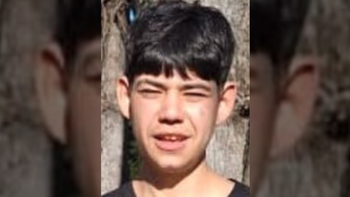 Thiago Aaron Saez, de 17 años, es buscado en Neuquén capital. Thiago Aaron Saez, de 17 años, es buscado en Neuquén capital.