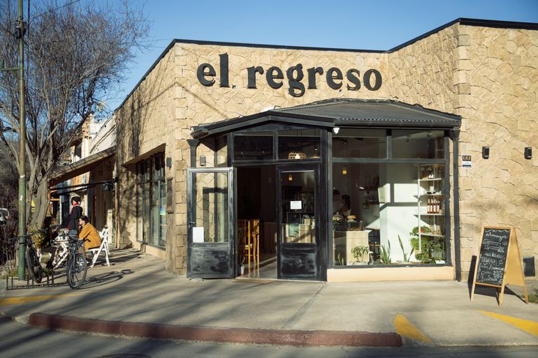 La esquina de El Regreso, un sitio para visitar y disfrutar. La esquina de El Regreso, un sitio para visitar y disfrutar.