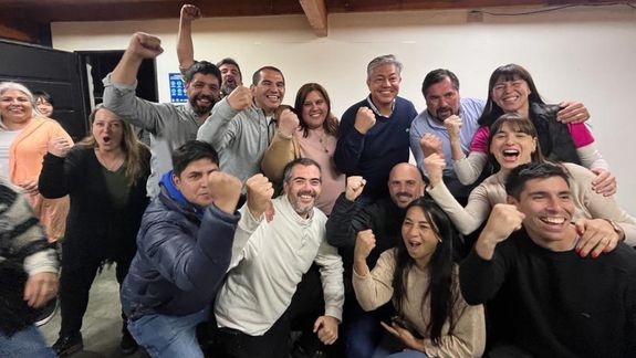 Rolando Figueroa festejó con Javier Murer en Villa La Angostura