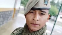 El soldado Alejandro Tolaba, de 20 años, fue asesinado a puñaladas a la salida de un boliche en Abra Pampa durante una celebración de carnaval. El soldado Alejandro Tolaba, de 20 años, fue asesinado a puñaladas a la salida de un boliche en Abra Pampa durante una celebración de carnaval.