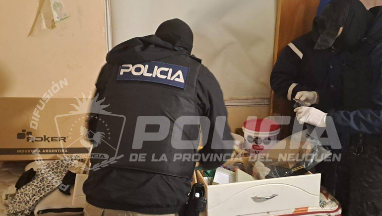 Les robaron de la camioneta estacionada en el Carrefour: el operativo de la Policía para recuperar todo