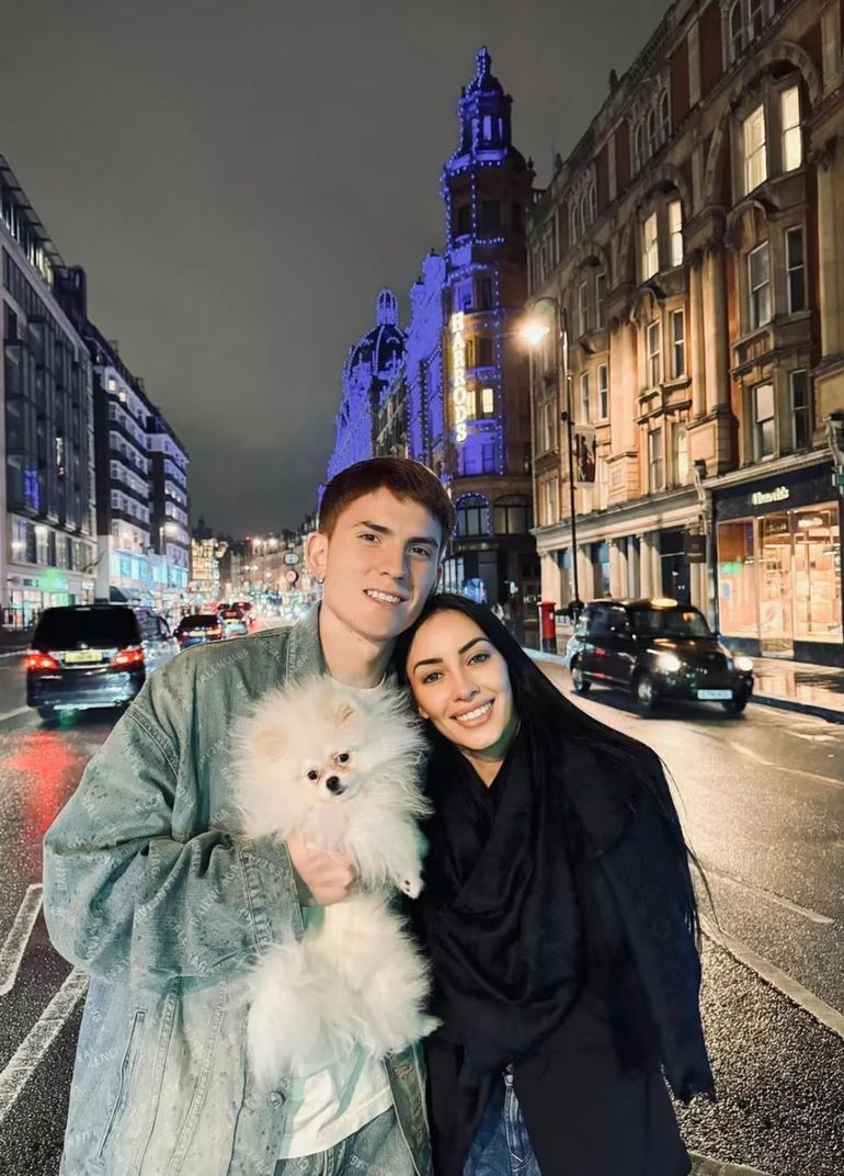 El Colo Barco, Yazmín Jauregui y su perro El Colo Barco, Yazmín Jauregui y su perro