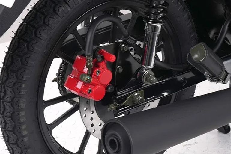 La Gilera Smash incorpora la tecnología de frenado CBS. La Gilera Smash incorpora la tecnología de frenado CBS.