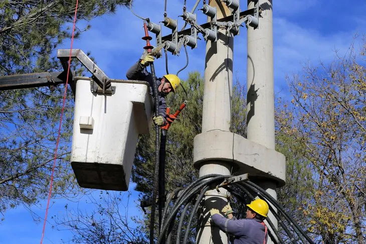 CFI financia hasta 500 millones para que pymes se conviertan en usuarias-generadoras de energía solar. CFI financia hasta 500 millones para que pymes se conviertan en usuarias-generadoras de energía solar.