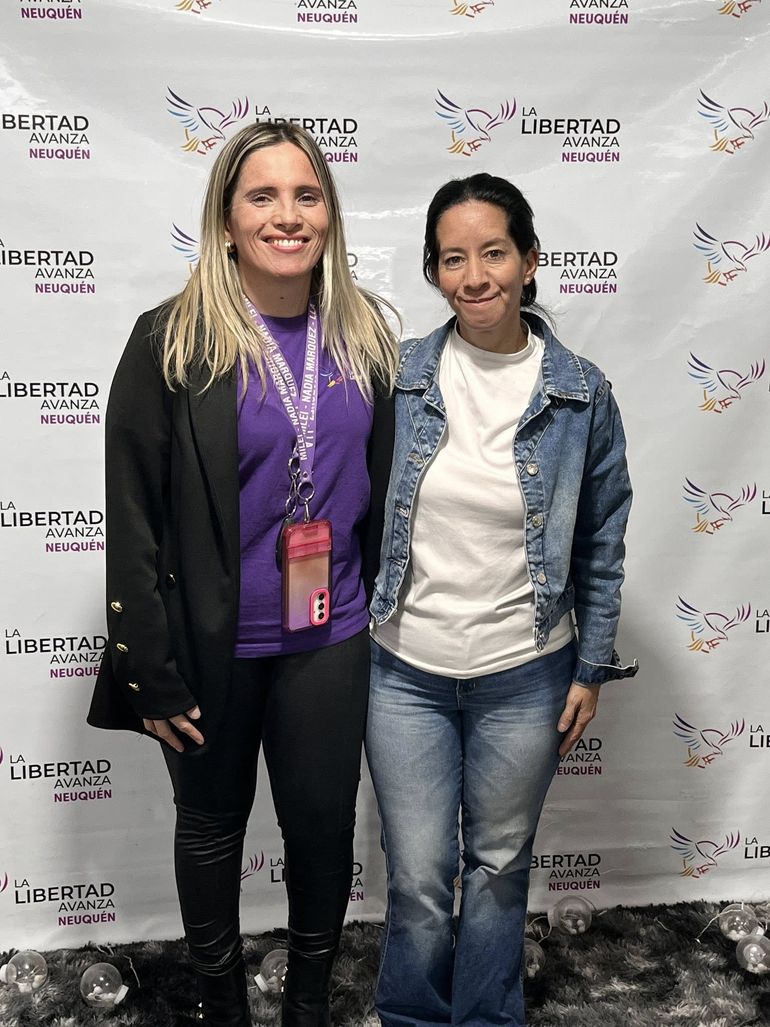 Soledad Mondaca junto a Alejandra Durdos, vicepresidenta de LLA en Neuquén. Soledad Mondaca junto a Alejandra Durdos, vicepresidenta de LLA en Neuquén.