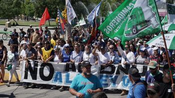 sin clases, colectivos, ni bancos: comienza el paro de la cgt, que servicios afectara en neuquen sin clases, colectivos, ni bancos: comienza el paro de la cgt, que servicios afectara en neuquen