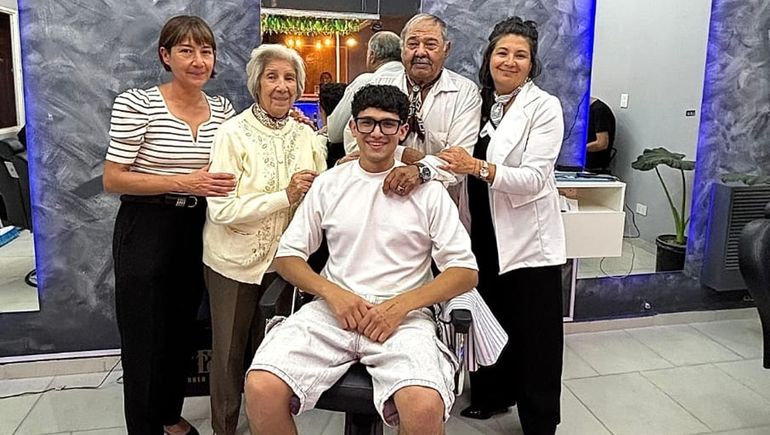 Mauricio y sus tijeras se pondrán el traje de la solidaridad en Zapala