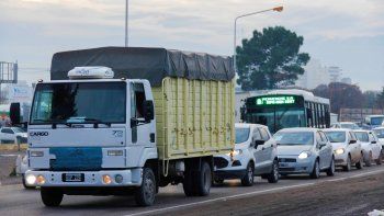 se tarda lo mismo en cruzar el puente y volver que ir a bariloche se tarda lo mismo en cruzar el puente y volver que ir a bariloche