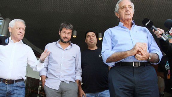 Dos menos. DOnofrio y Lammens se fueron y seguirían las renuncias.