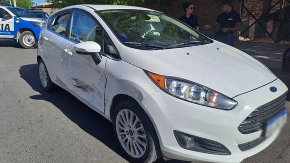 El auto que, se sospecha, fue sustraído en Cipolletti.