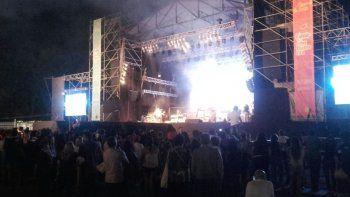 miles de neuquinos copan la primer noche de la fiesta de la confluencia miles de neuquinos copan la primer noche de la fiesta de la confluencia