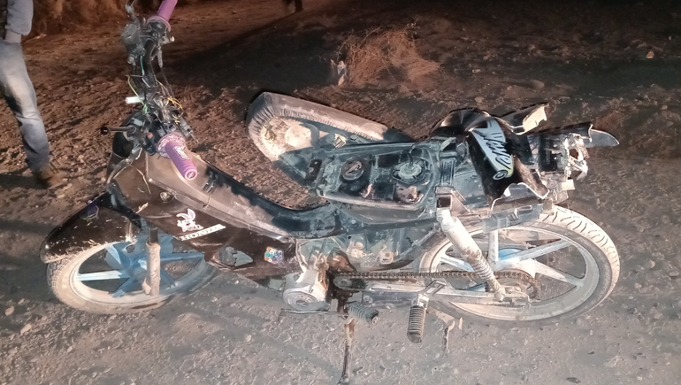 Este lunes se registraron dos violentos choques entre motos y camionetas en una hora. El denominador común es no respetar a quien circula por derecha”, explicó a LMNeuquén Damián Jorquera, jefe de la División Tránsito de Villa Obrera. Este lunes se registraron dos violentos choques entre motos y camionetas en una hora. El denominador común es no respetar a quien circula por derecha”, explicó a LMNeuquén Damián Jorquera, jefe de la División Tránsito de Villa Obrera.