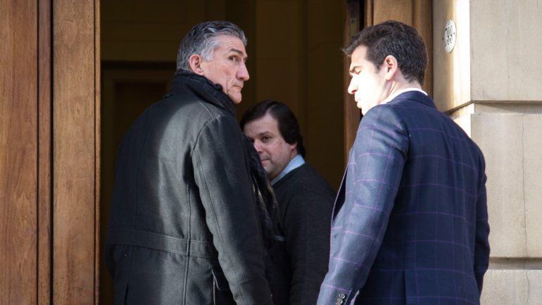 Edgardo Bauza tras salir de la reunión con el directivo del momento.