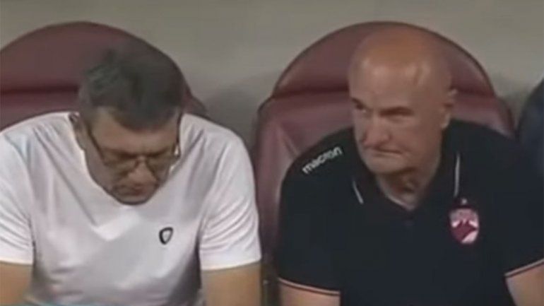 Dramático: director técnico se infartó en pleno partido de fútbol