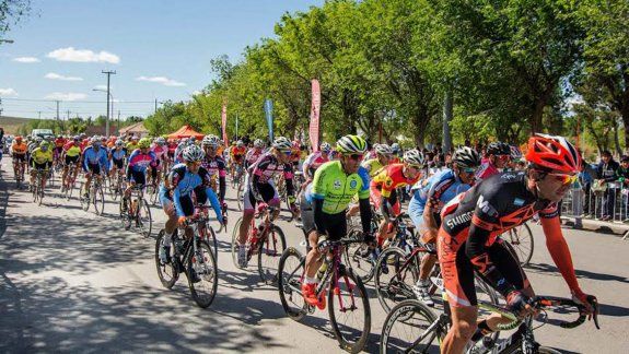 Cristian Clavero sigue liderando la Vuelta al Valle 