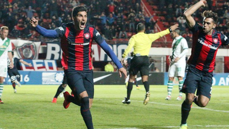  San Lorenzo goleó a Banfield por 4 a 1 y pasó a octavos de final