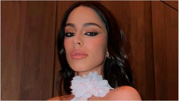 ¡Se puso rojo! Tini Stoessel optó por otro jugado cambio de look