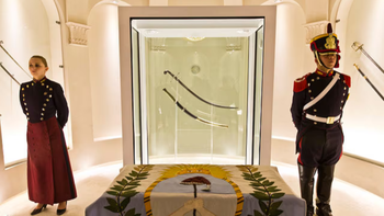 polemica por el traslado del sable corvo de san martin y renuncia de la directora del museo polemica por el traslado del sable corvo de san martin y renuncia de la directora del museo