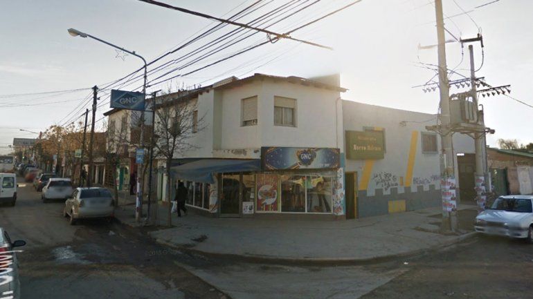 Una pareja de mecheros fue atrapada tras robar en un local de la calle Godoy