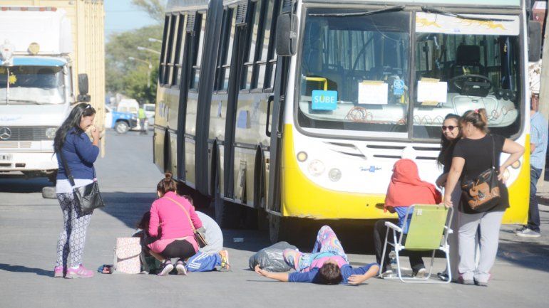 Los vecinos bloquearon el tránsito en las calles Belgrano y Godoy.