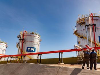 la amarga chica, la fabrica de pozos: conecto 59 en un ano y vuela a 87.000 barriles la amarga chica, la fabrica de pozos: conecto 59 en un ano y vuela a 87.000 barriles