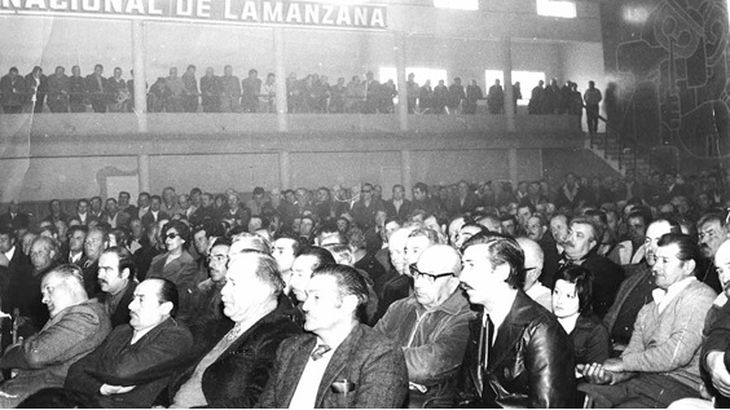 Se organizaban multitudinarias asambleas que movilizaban las familias chacareras. Se organizaban multitudinarias asambleas que movilizaban las familias chacareras.