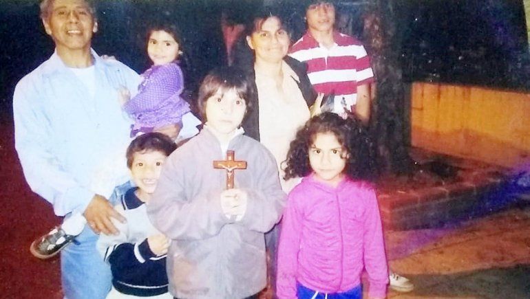 Luis González y su familia