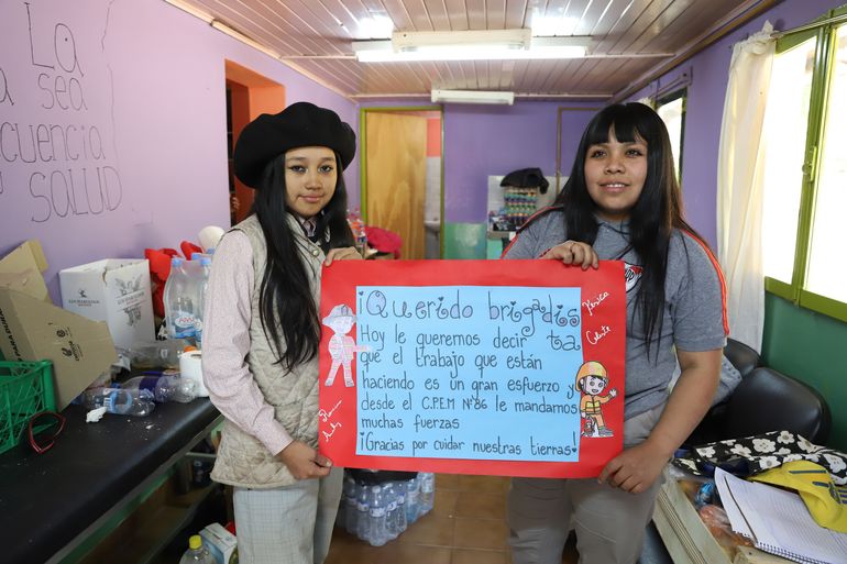 Chiquillihuin: la comunidad mapuche cercada por el incendio mandó a sus jóvenes a combatir las llamas