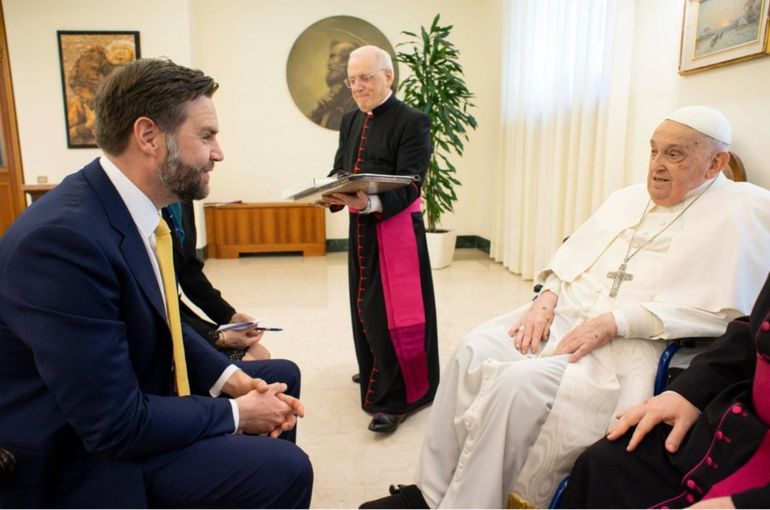 El papa Francisco se reunió el domingo, horas antes de su muerte, con el vicepresidente de Estados Unidos, JD Vance. El papa Francisco se reunió el domingo, horas antes de su muerte, con el vicepresidente de Estados Unidos, JD Vance.