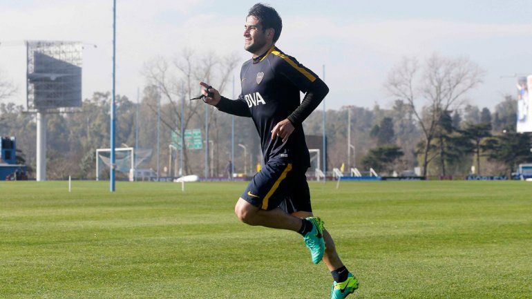 Lodeiro llegó a la madrugada y fue parte de la práctica de fútbol.