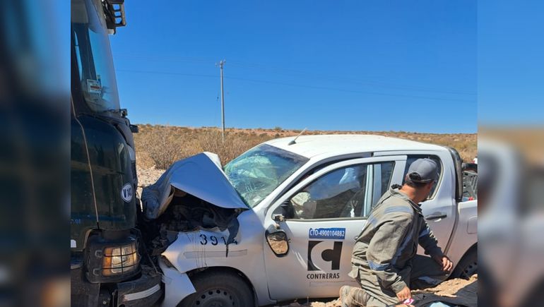 La conductora de la camioneta se quejaba de un fuerte dolor en el pecho. La conductora de la camioneta se quejaba de un fuerte dolor en el pecho.