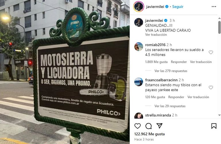 La promoción celebrada por Javier Milei en sus redes sociales, con motosierra y licuadora. La promoción celebrada por Javier Milei en sus redes sociales, con motosierra y licuadora.