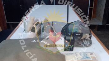 El delincuente apresado por la División Motorizada ocultaba un handy, que se sospecha utilizaba para inhibir alarmas.