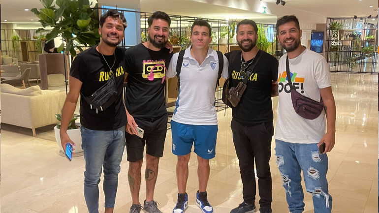 El Huevo Acuña recibió a la banda neuquina La Rustika