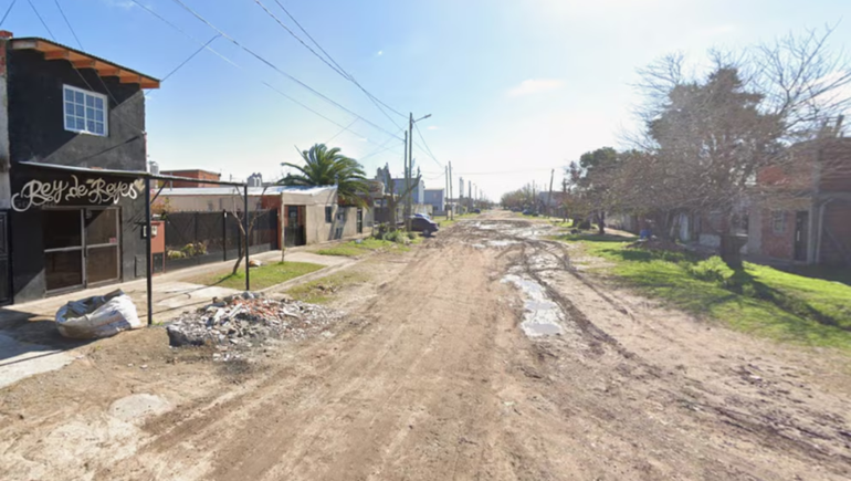 Un gendarme mató a un adolescente que intentó robarle la moto en la localidad bonaerense de Monte Grande. | LM Neuquen Un gendarme mató a un adolescente que intentó robarle la moto en la localidad bonaerense de Monte Grande.
