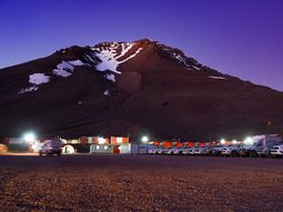 Los Azules es un depósito de clase mundial en la Cordillera de los Andes sanjuanina. Los Azules es un depósito de clase mundial en la Cordillera de los Andes sanjuanina.