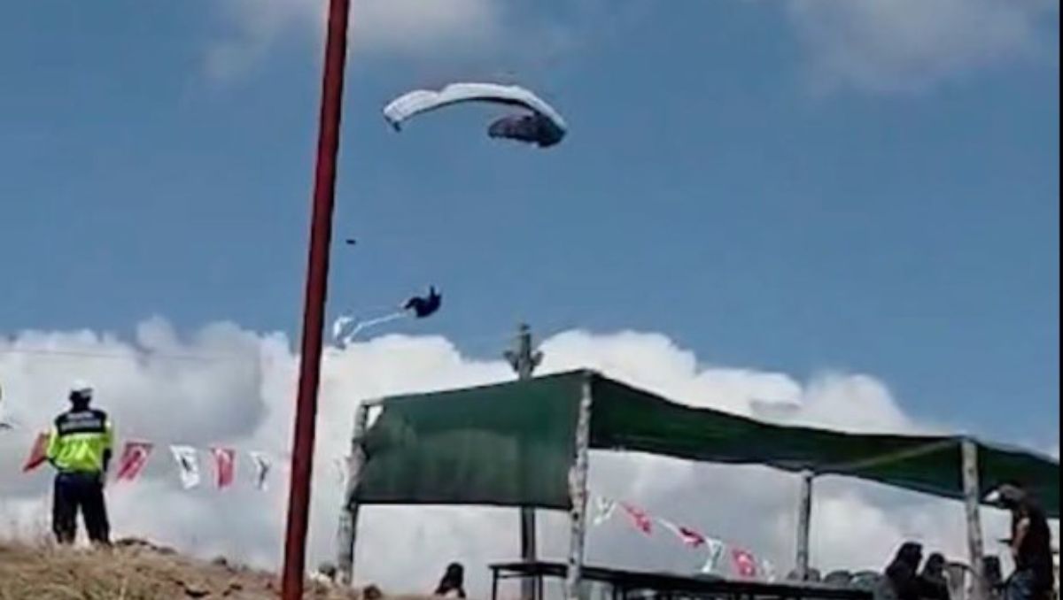 El piloto de parapente había viajado especialmente desde la ciudad de Antalya para participar del evento.