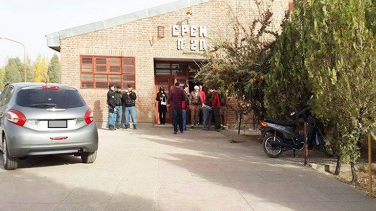 La Policía prometió mayor presencia de uniformados en los horarios de entrada y salida del colegio.