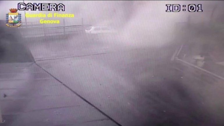 El tremendo video de la caída del puente de Génova