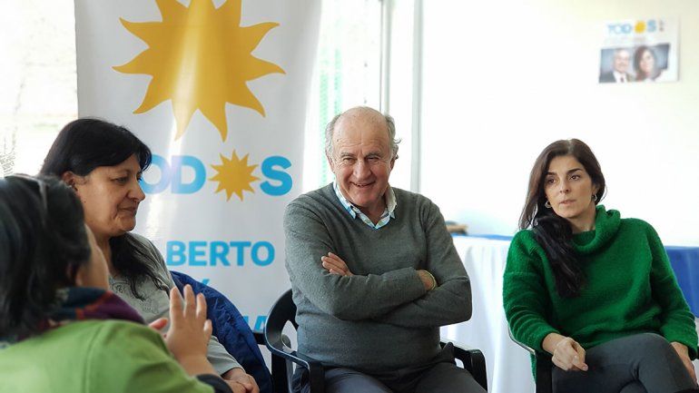 Oscar Parrilli acusó a Macri de arruinar al comercio neuquino