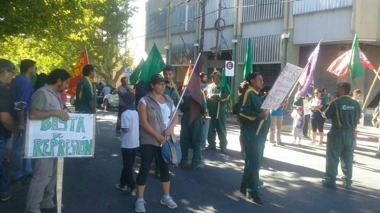 Trabajadores de MAM protestaron frente a Casa de Gobierno