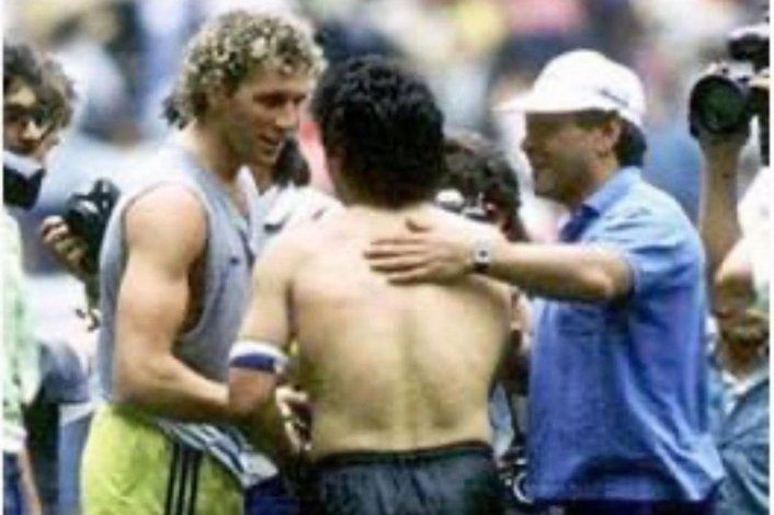 Dónde guarda el arquero Belga la casaca del millón de dólares que cambió con Diego