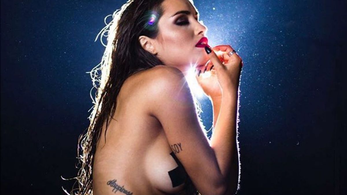 Infartante producción de Lali Espósito con topless incluido