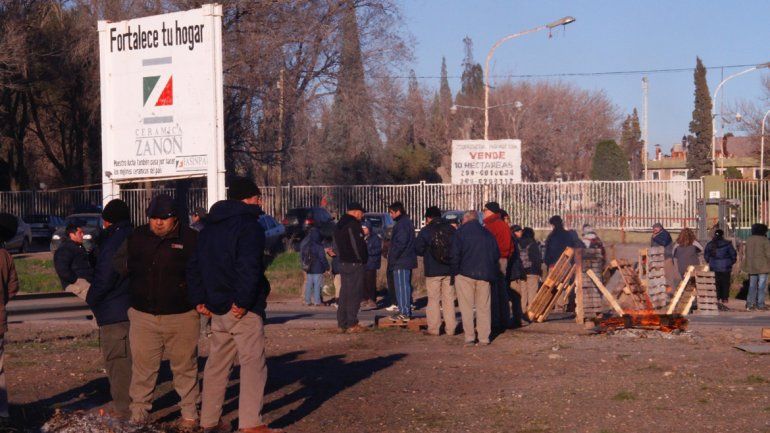 Tras cinco horas de protesta, los trabajadores de Fasinpat levantaron el corte en la Ruta 7