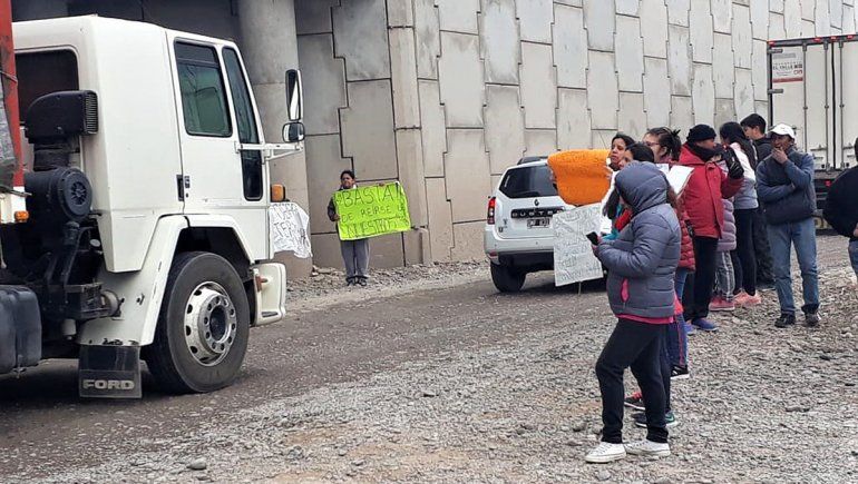 Padres de la escuela 137 cortan la Ruta 22