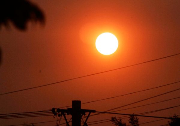 Los neuquinos se despertaron con un sol teñido de rojo