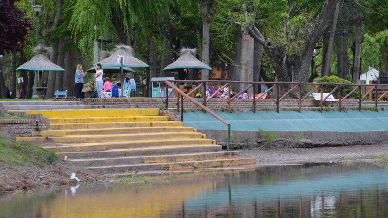 Las actividades al aire libre y el contacto con la naturaleza son las principales características de los clubes. Durante la primavera y el verano los visitan miles de personas.