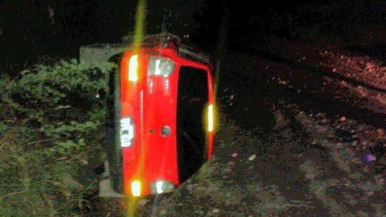 El Gol quedó recostado sobre el lado derecho en el camino al puerto.