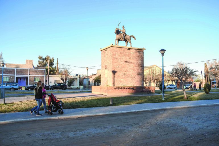 La ciudad de Senillosa nació como una inversión que realizaron dos hermanos españoles a principios del siglo pasado.