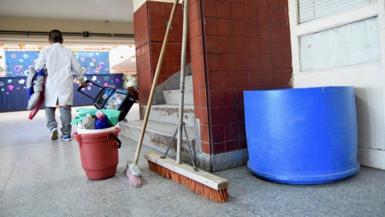 Peligran las clases en el CPEM 30 de El Huecú por falta de auxiliares